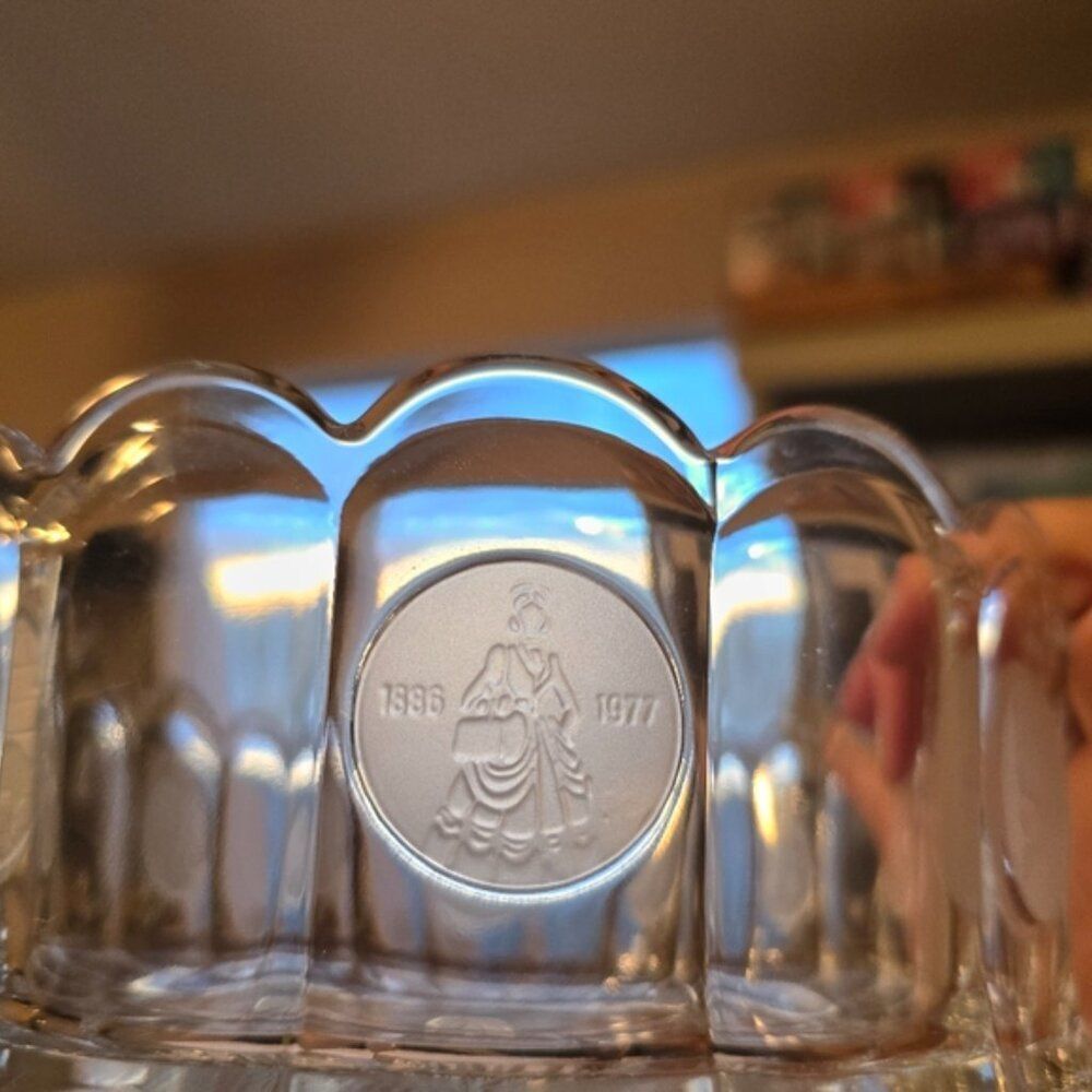 Vintage 1977 Fostoria Avon Crystal Glass Coin 1977 91st Anniversary Bowl